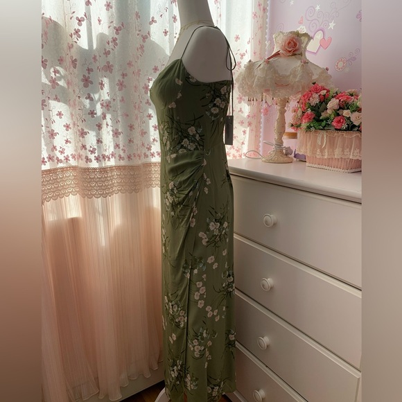 Reformation Kourtney Dress - Picture 4 of 7